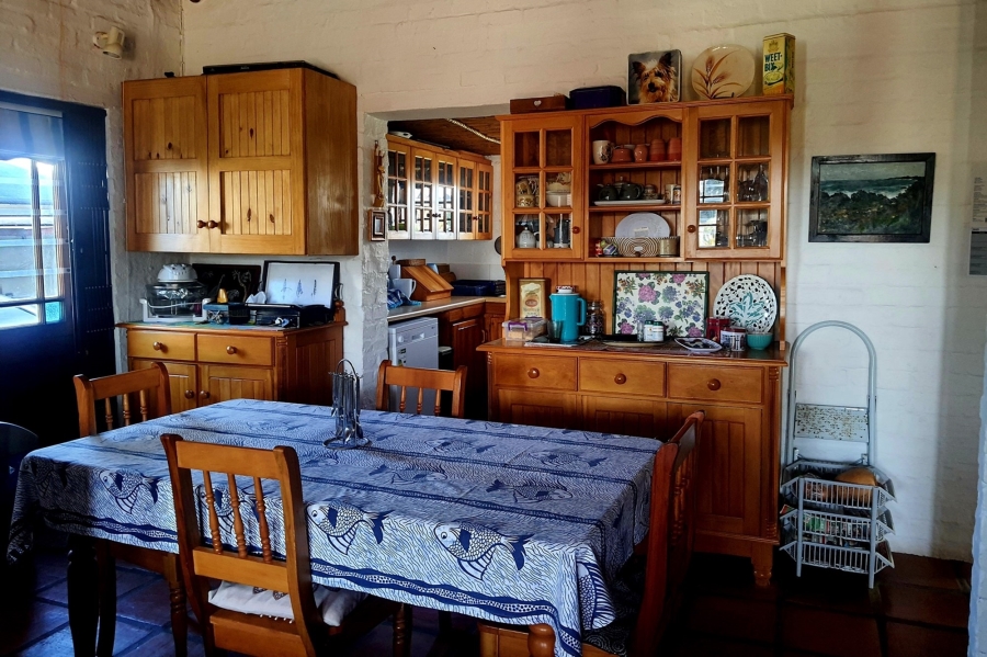 4 Bedroom Property for Sale in Boggomsbaai Western Cape